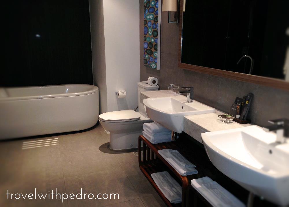 Novotel Phuket Karon Beach Resort and Spa Review