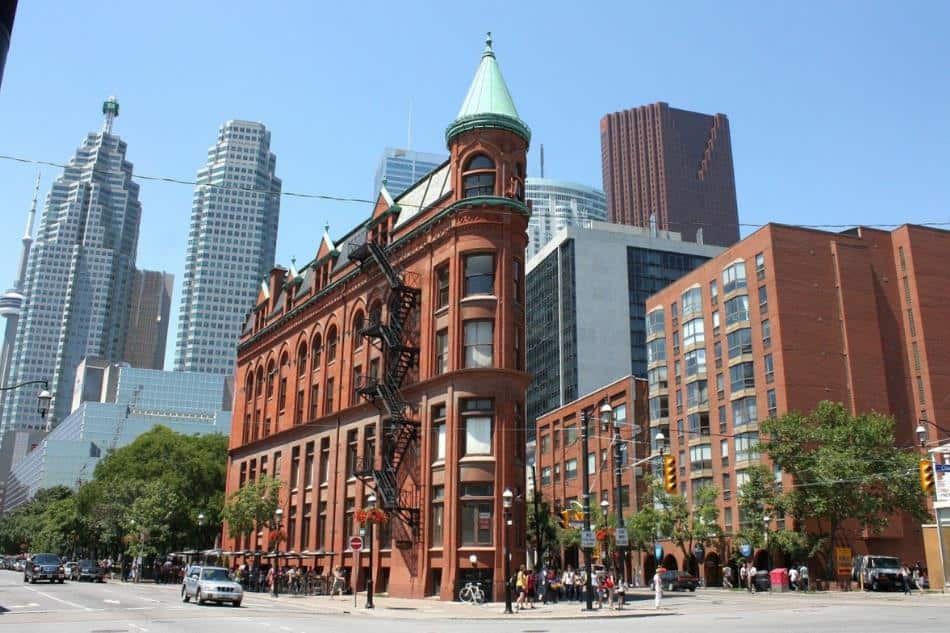 3-day Toronto itinerary: Flatiron building
